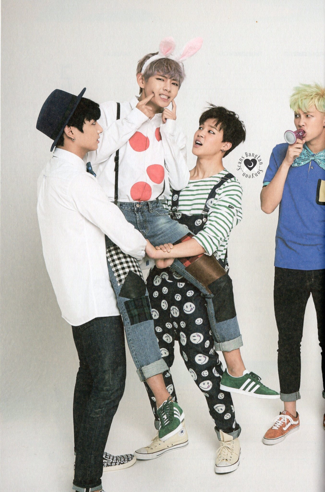 BTS【公式】2015 SEASON'S GREETINGS YESASIA: BTS 2015 Season's Greetings PHOTO/POSTER,MALE STARS