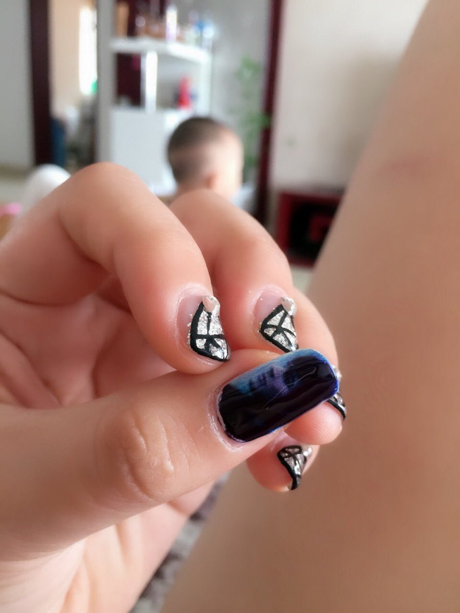 GlamRebecca's tweet photo. Cau u imagine that ? I painted Adam on my nails!😄🎉@layaette @IWALIBRE #AdamLambert #nails #fanart https://t.co/VGmN0lKn0g