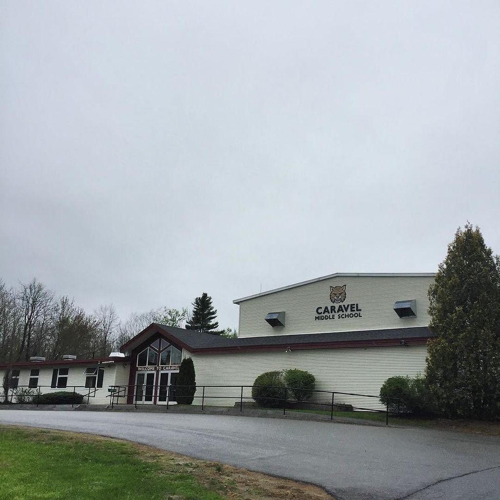 Imagn8v's tweet photo. Caravel Middle School. I went to this school in 5th grade. I always thought it was neat  t… https://t.co/X14tzgKWMn https://t.co/HFuhlL4VQ5