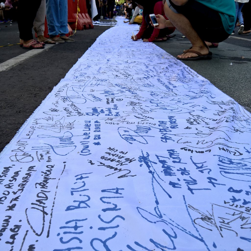 _G03NT03R_'s tweet photo. @Bram4NTio: Catet.!!π Salam Jancok arek2 Sbyo Cak!!π #RismaStay || #SaveRisma https://t.co/etmuBiiFmR"@WSuryasana https://t.co/b1iVcrtNPu