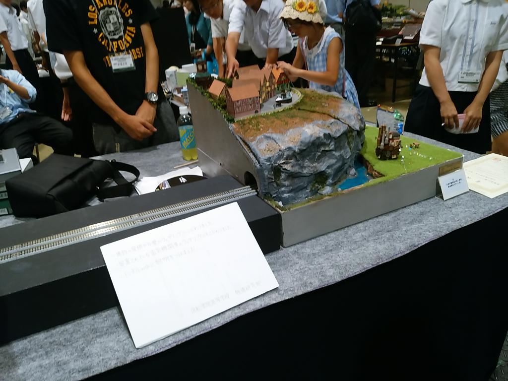 zS7rKOin7AlgoIh's tweet photo. 白梅のモジュール生で見たけど予想以上だった

鉄道模型コンテストでこれはないわー https://t.co/etaRQBO4Uq