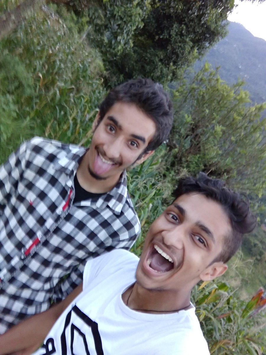 nabinkhanal9's tweet photo. यो मान्छे साथमा भयो भने मलाई केही चाहिदैन
मेरो साथि मेरो भाइ ( बास्तबमा चाहिँ दाइ) लप यु 😍😍 https://t.co/iy6tKHpwq3