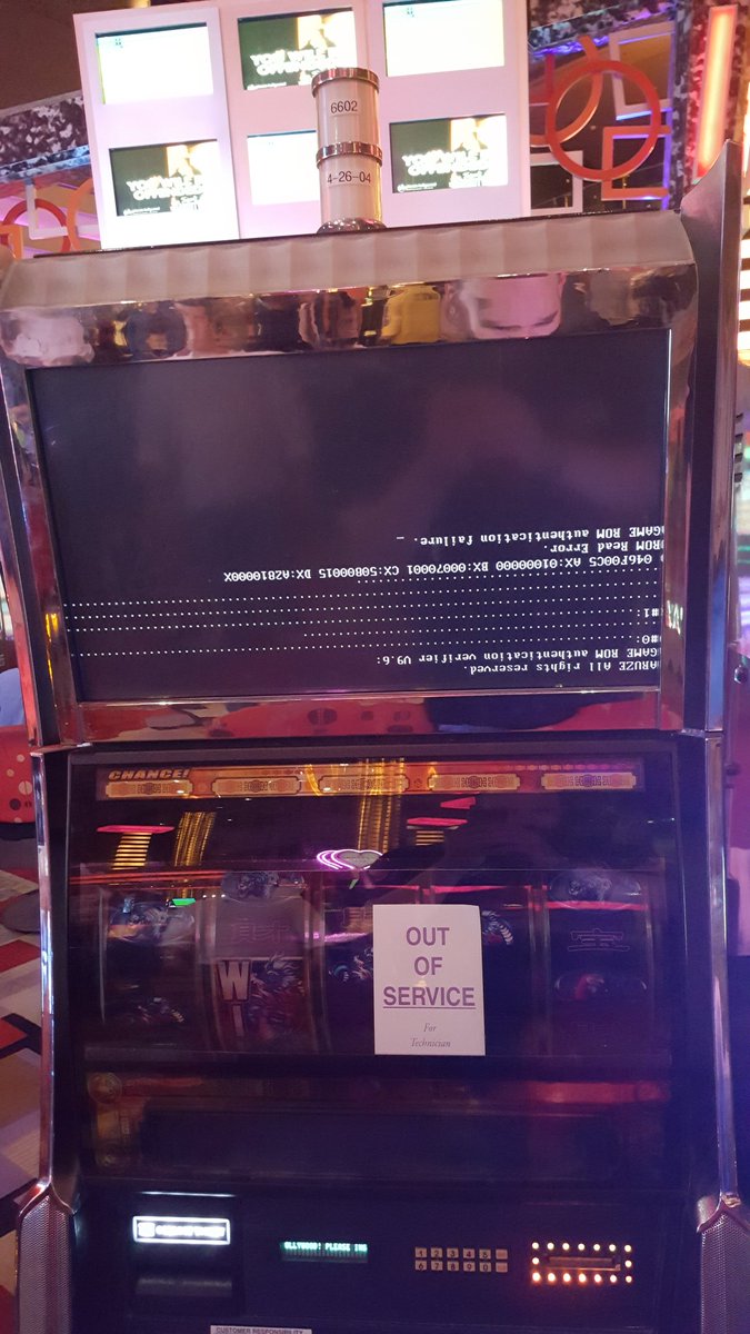 net0SKi's tweet image. turn over ur head, this slot machine won&apos;t play with u today ;) with @BadgeWizard @talynrae  #DEFCON24 #defcon2016