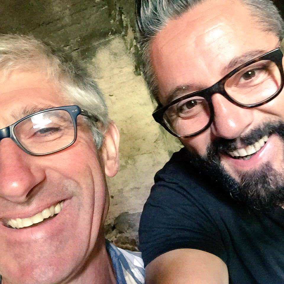 TupperWine's tweet photo. W/ B. Perraud, M. Marquet, M. Riouspeyrous, O. Techer cet été. Beaujolais, Bergerac, Irouleguy, Pomerol. ⏩@vinsurvin https://t.co/hPsAblcYo8