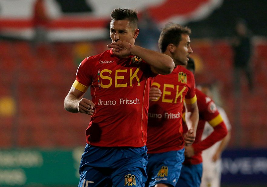 PrensaFutbol's tweet photo. Duerme como líder: #DiegoChurín lideró la goleada de #UEspañola ante #UConce https://t.co/jDXboSScnL https://t.co/aDbJabnnaN