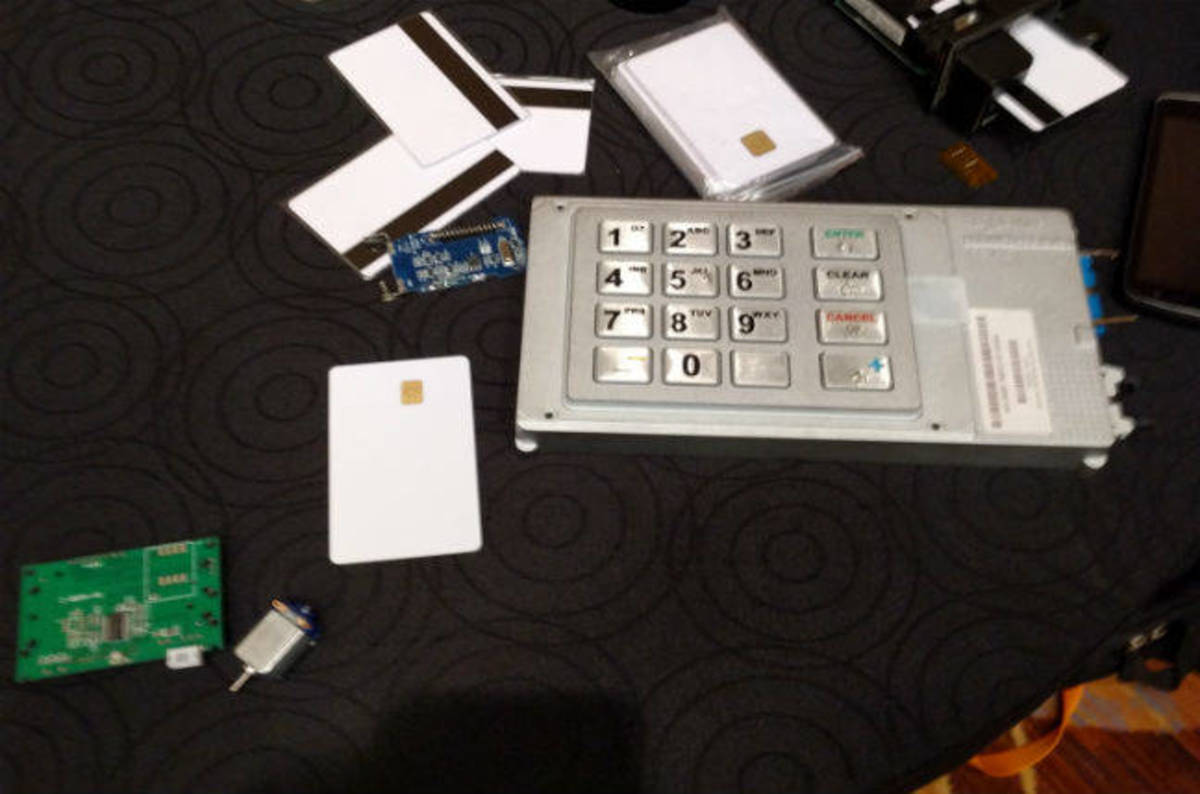 InfoSecHotSpot's tweet photo. Forget card skimmers, chip-card shimmers will be your next nightmare https://t.co/59ldYJlWGJ via @InfoSecHotSpot https://t.co/tX7O1OAquy