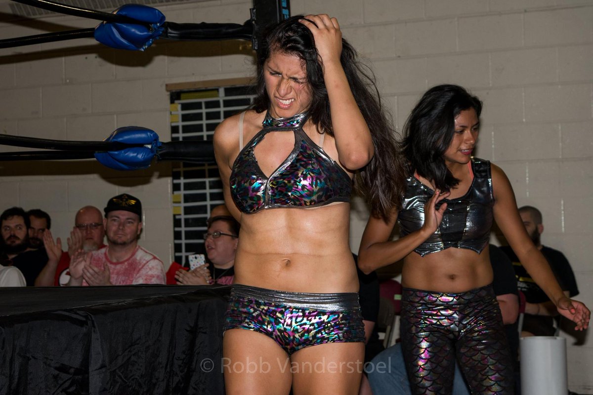 DAFALCON11's tweet photo. @TeamSeaStars @ashley__vox @DelmiExo in @CHIKARApro #WhenNatureCalls with KimberLee and HeidiLovelace v Hexmen #8Tag https://t.co/7Jx6SW1iz0