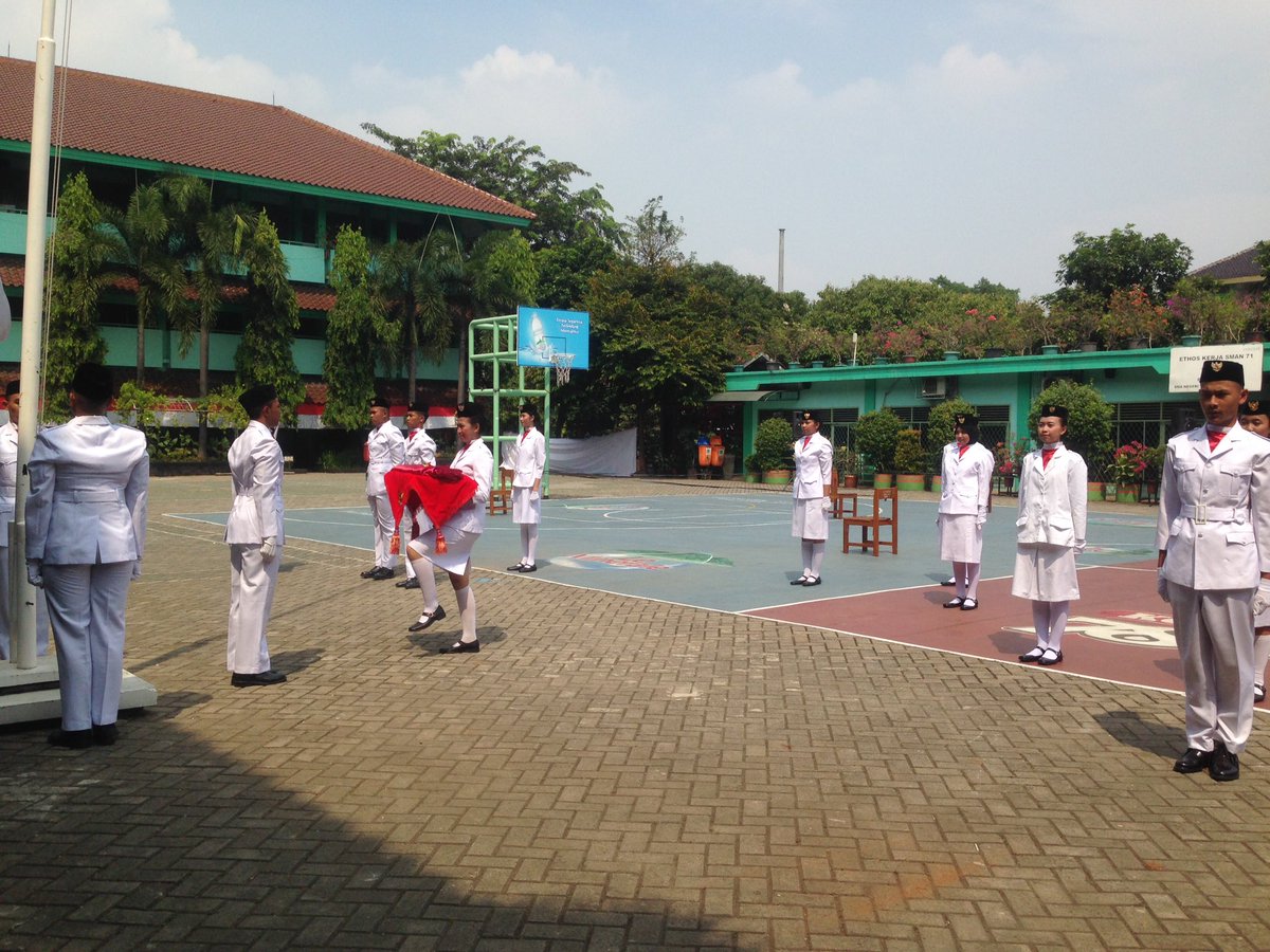 Paskibra SMAN 71 tweet media