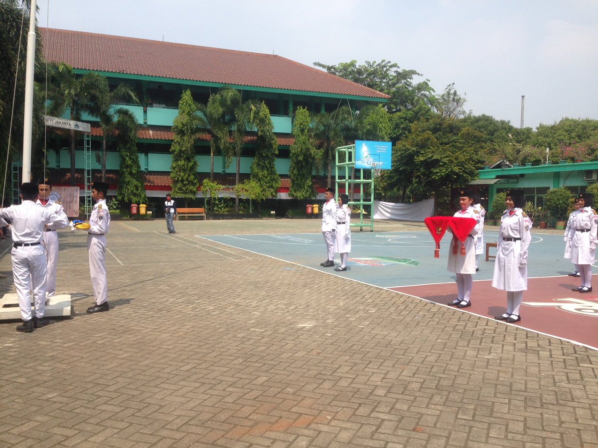 Paskibra SMAN 71 tweet media