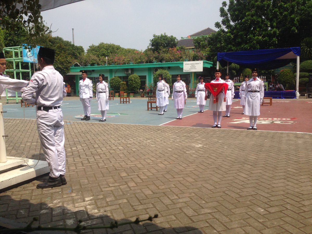 Paskibra SMAN 71 tweet media