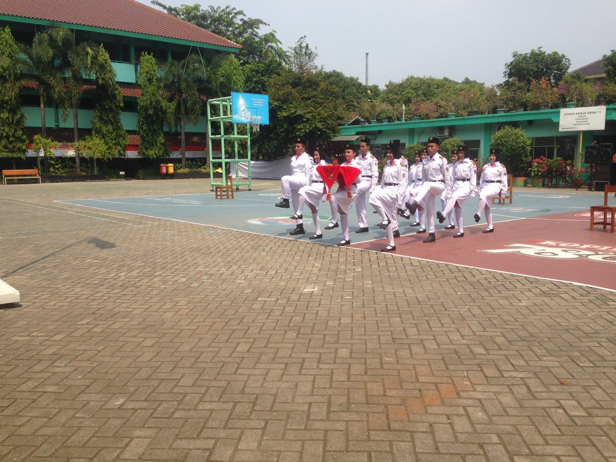 Paskibra SMAN 71 tweet media