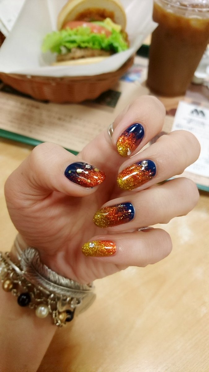 Moco創作 ネイル垢 とももん No Twitter 16年6月 燼滅ディノのイメージネイル 一応親指が頭側 小指のほうが尻尾 これはカッコよくて モンハン知らない人からも好評 モンハンx モンハンネイル モンスターイメージネイル 燼滅刃ディノバルド