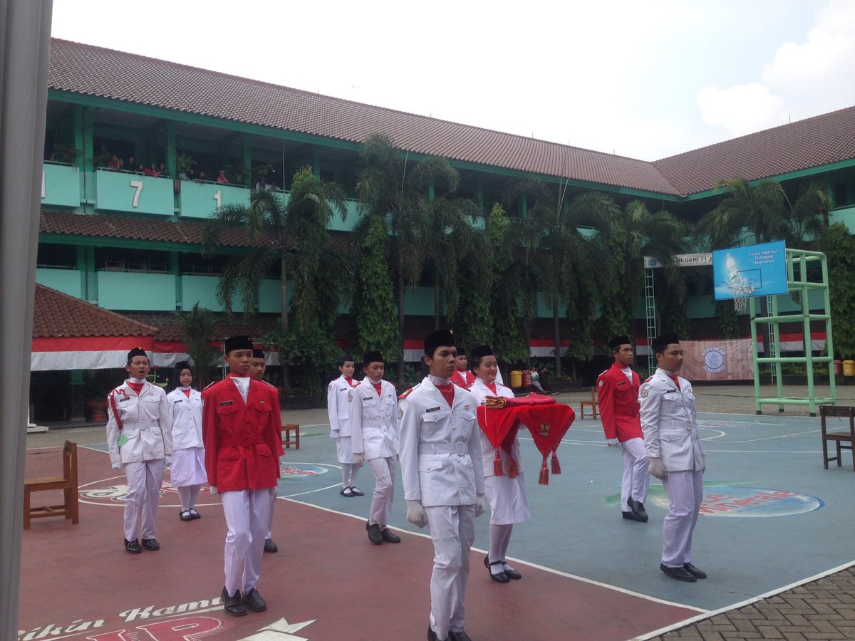 Paskibra SMAN 71 tweet media