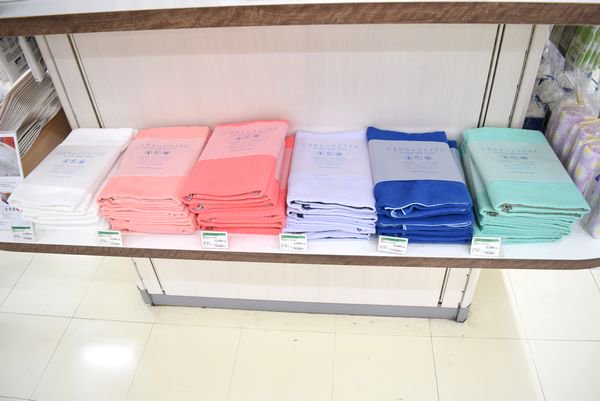 東急ハンズ広島店 もう 臭わない 艸 色とりどりのこちらのタオル 実はスグレモノ ぬれてもプラチナ粒子の力で臭いを抑えてくれるんじゃって 薄手でサラッとしとるけぇ重宝しそう ホワイト 東急ハンズ 広島店4f 今治タオル タオル 東急ハンズ広島店 もう 臭わない 艸 色とりどりのこちらのタオル 実はスグレモノ ぬれてもプラチナ粒子の力で臭いを抑えてくれるんじゃって 薄手でサラッとしとるけぇ重宝しそう ホワイト 東急ハンズ 広島店4f 今治タオル タオル