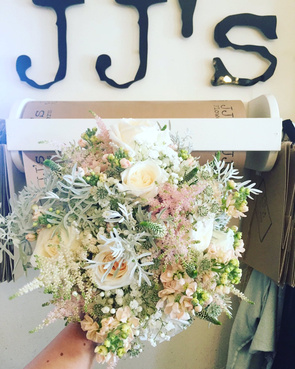 For Lorna yesterday 😍😍😍 #wedding #weddingflowers #weddingflorist #weddingday #love #bride