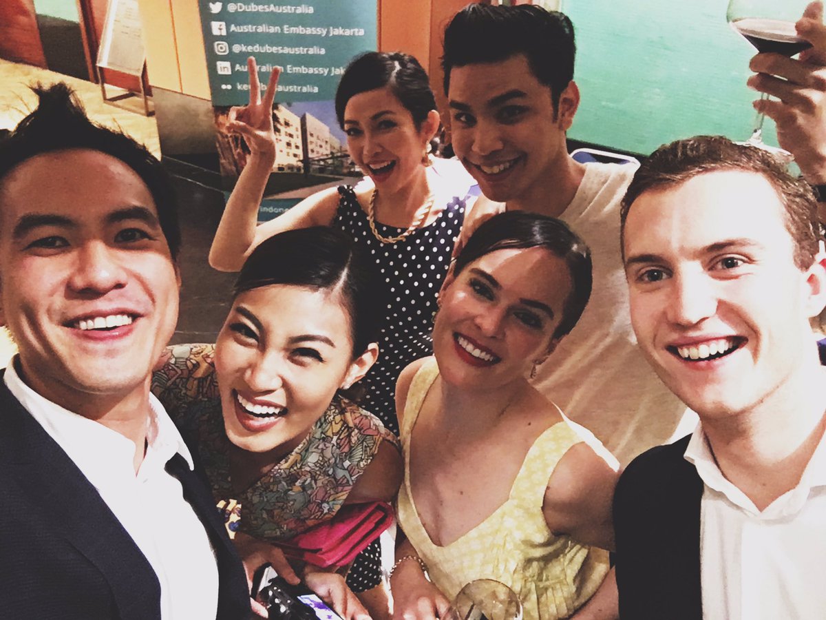 vjdaniel's tweet photo. Thank you @DubesAustralia udah undang kita ke Pertunjukan Ballet yg luar biasa! "Once" keren banget https://t.co/2HRjh7NSNx
