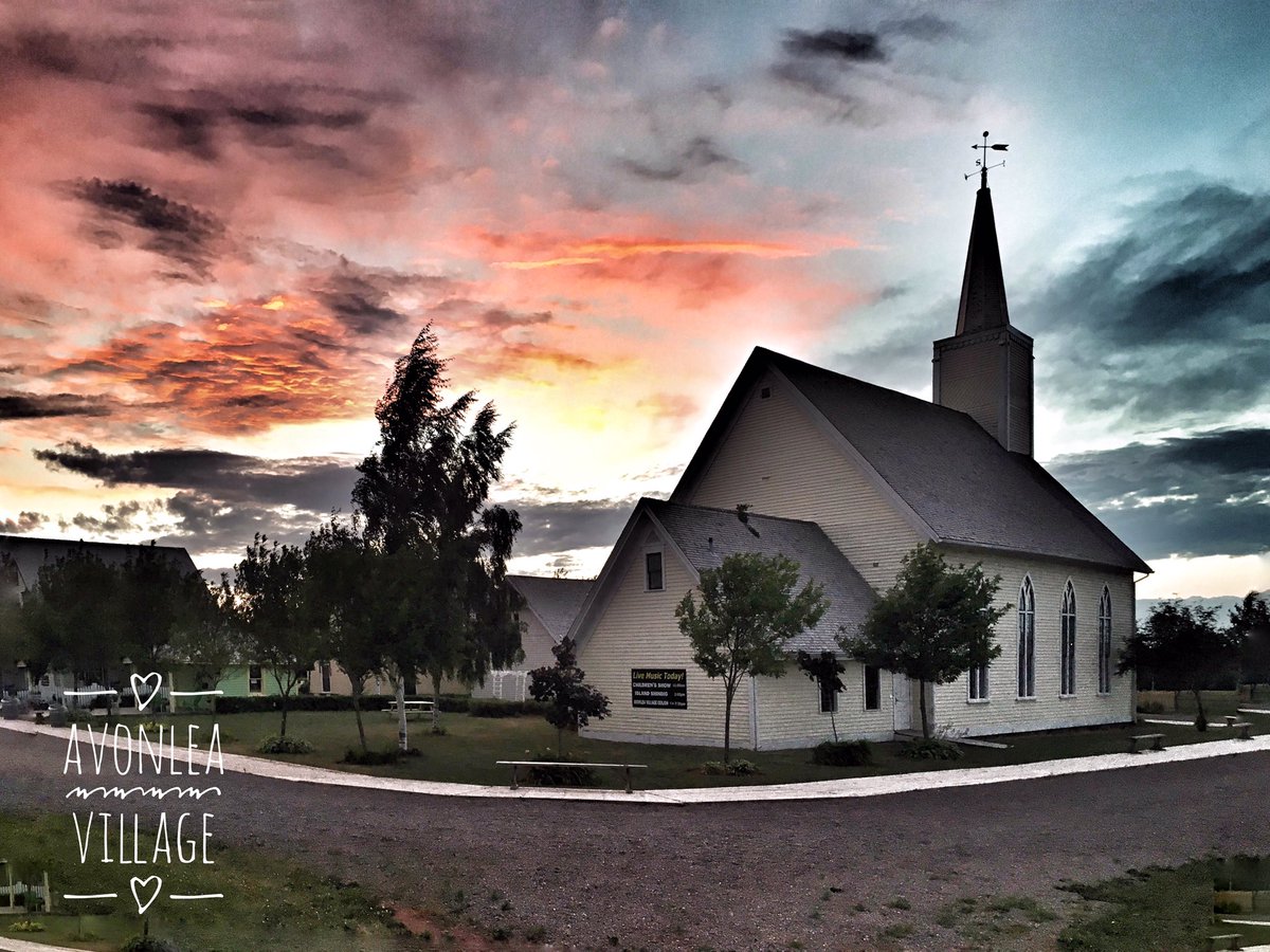 MooMooGrilled's tweet photo. @avonleavillage #cavendishpei #PEI #LongRiverChurch #serenitynow #paintthesky 🎨 https://t.co/LBmYPo0qpQ