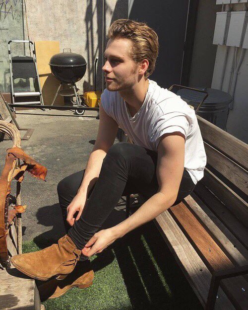all5SOSposts tweet picture