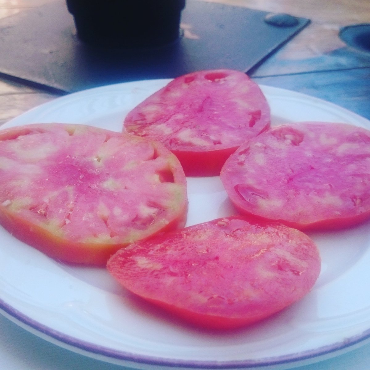 FelipeGuindos's tweet photo. Tomate ecologico!!!! https://t.co/03oBWq3sOg