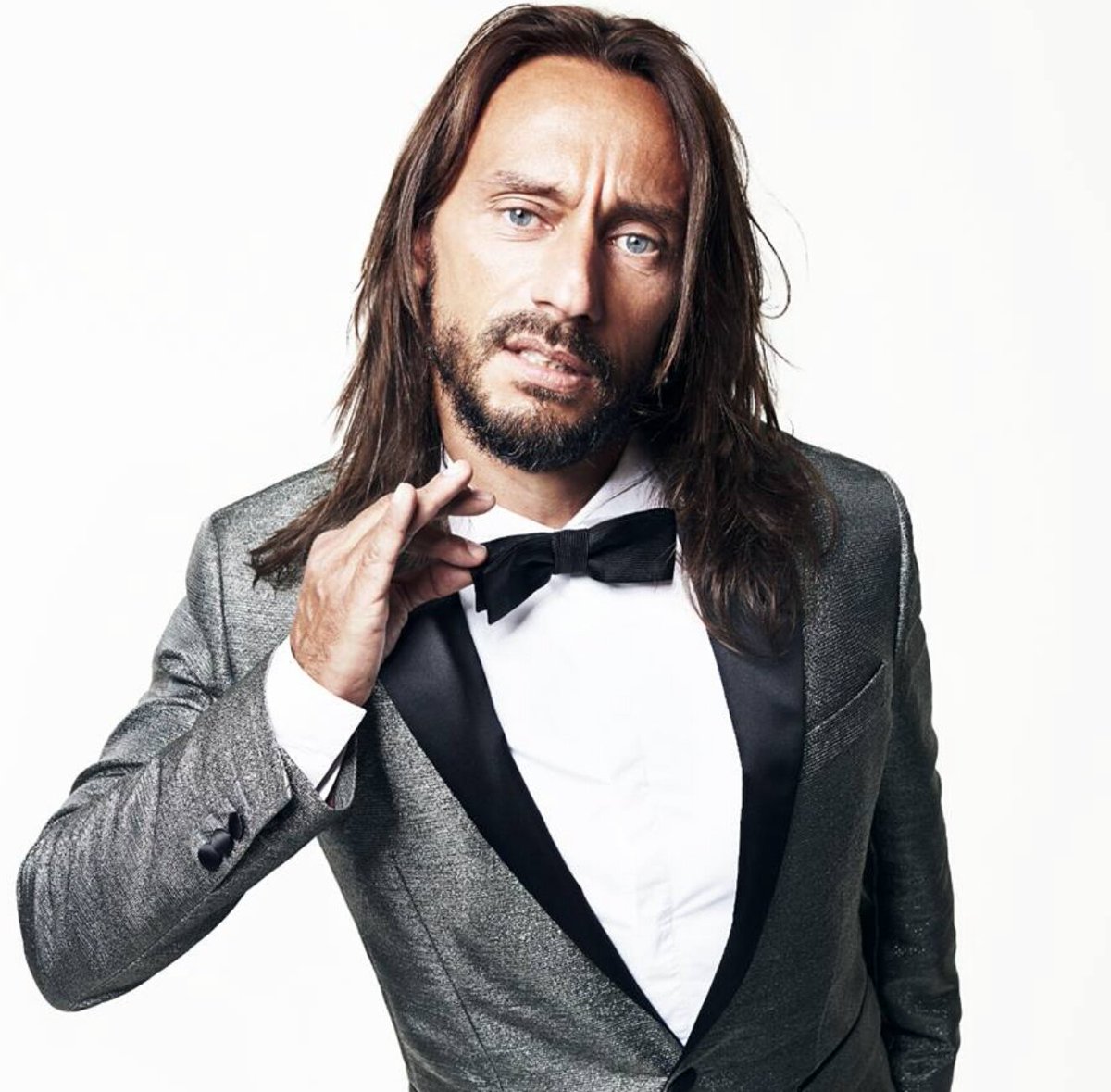 RTLBelgium's tweet photo. Demain @DavidAntoine recevra @bobsinclar en itw dans la #villaRadioContact  #1620. Avec en exclu son nouveau single. https://t.co/HEkJbe0AWb
