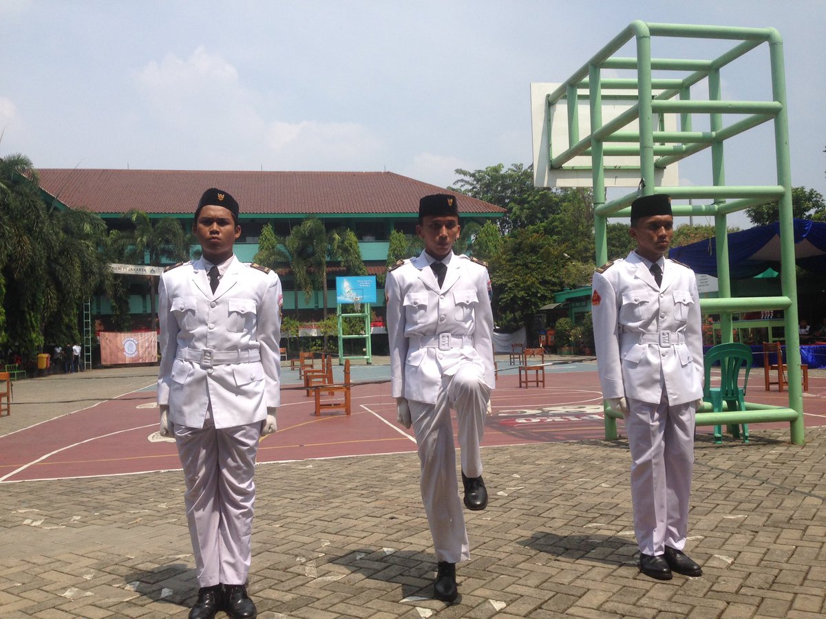 Paskibra SMAN 71 tweet media