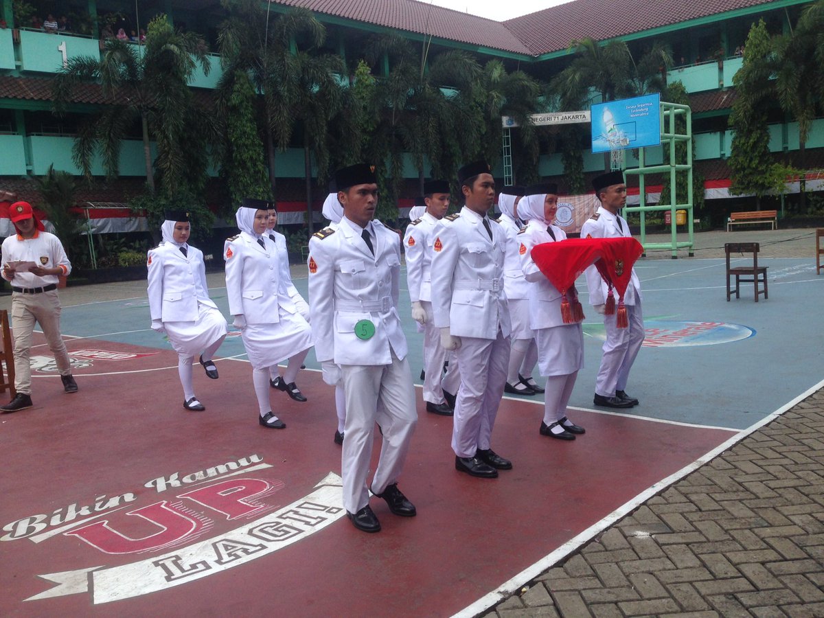 Paskibra SMAN 71 tweet media