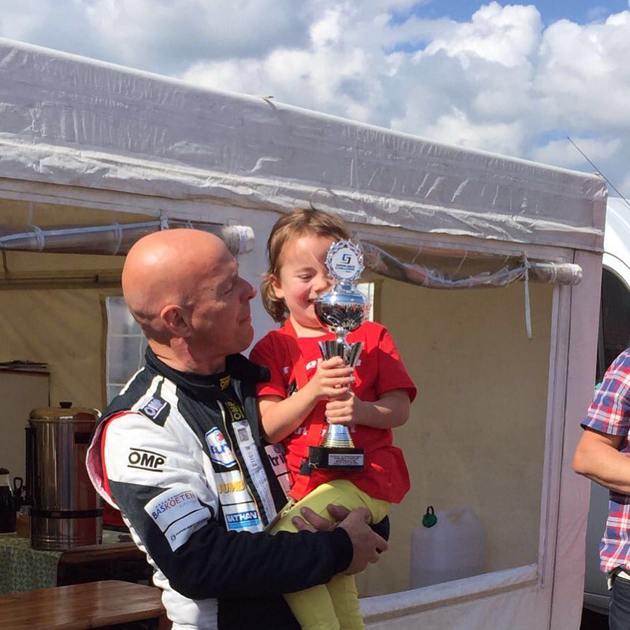 Hero of the day 5 yrs old Emma  won a real trophy! :)  <a href="/groot_hart/">Groot Hart</a> @GammaRacingDay