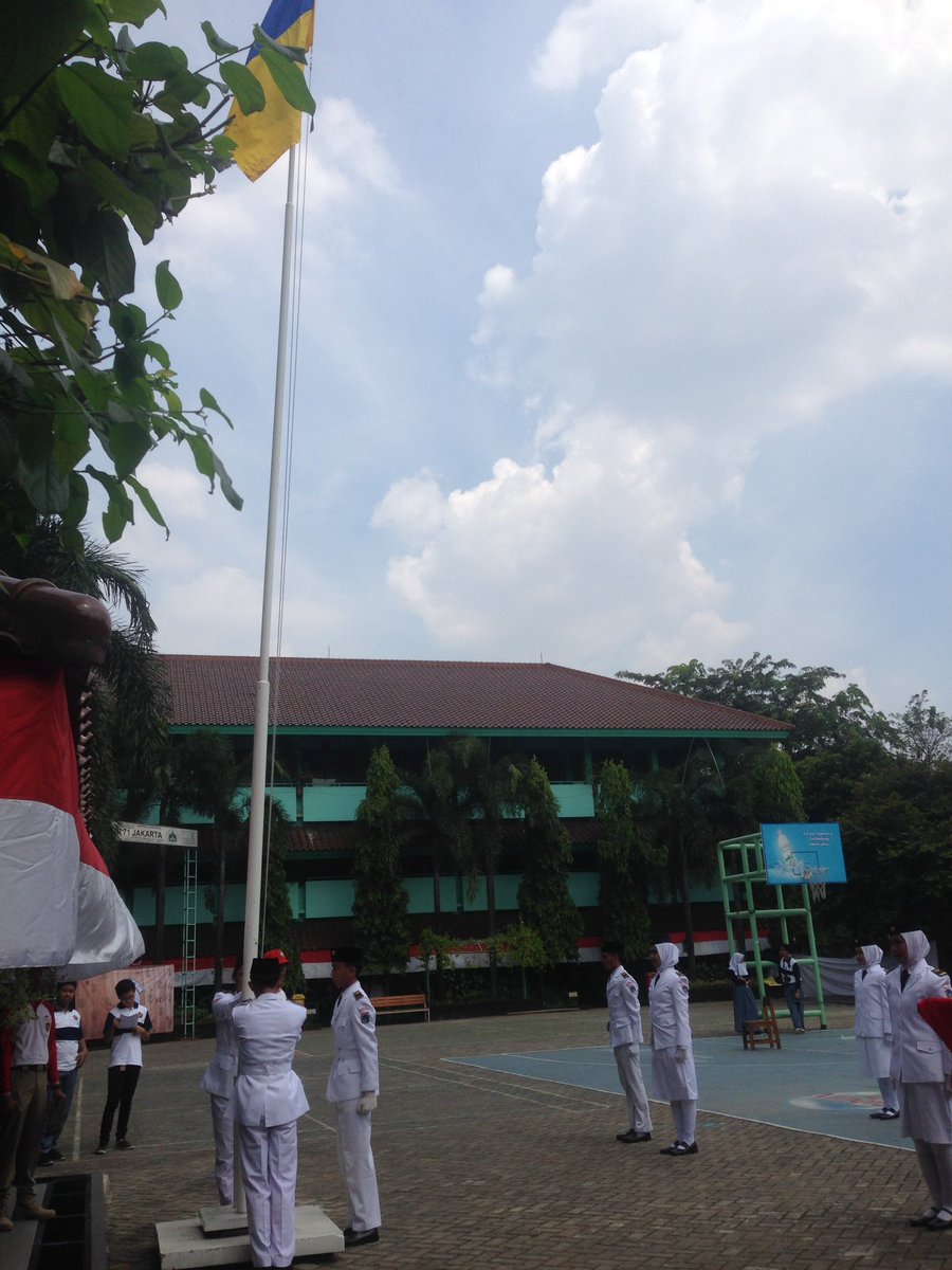 Paskibra SMAN 71 tweet media