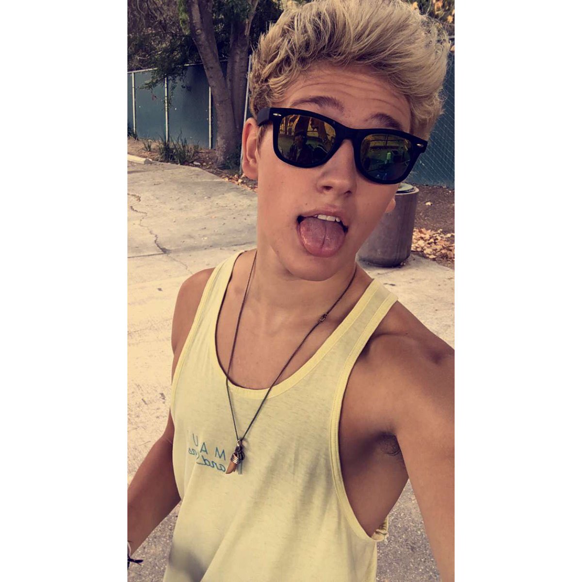 CaidynNeilson1's tweet photo. Wishing @TheTideDrew would notice me. 😍😅😅 
[Please RT and Like?] https://t.co/yhsiPoi8fp