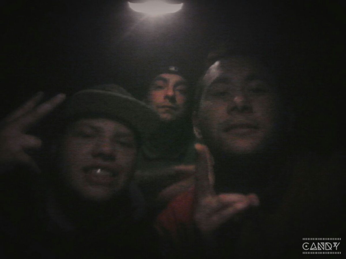 aferrada96's tweet image. Con Porota y farru