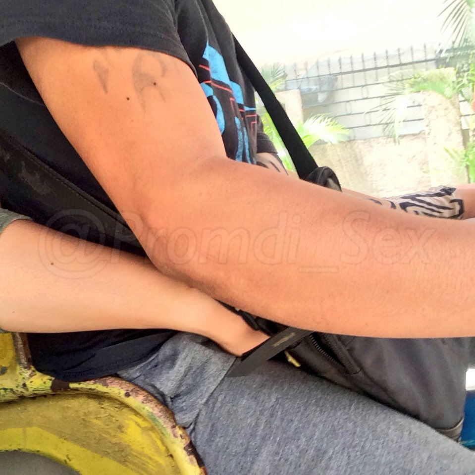 promdi_sex's tweet photo. 25 RETWEETS or 25 FAVORITES 
Para I-post ko ang #NinjaMove Salsalan Video na ito with Kuya #Tryker #SarapNgPinoy https://t.co/85efBvRL70