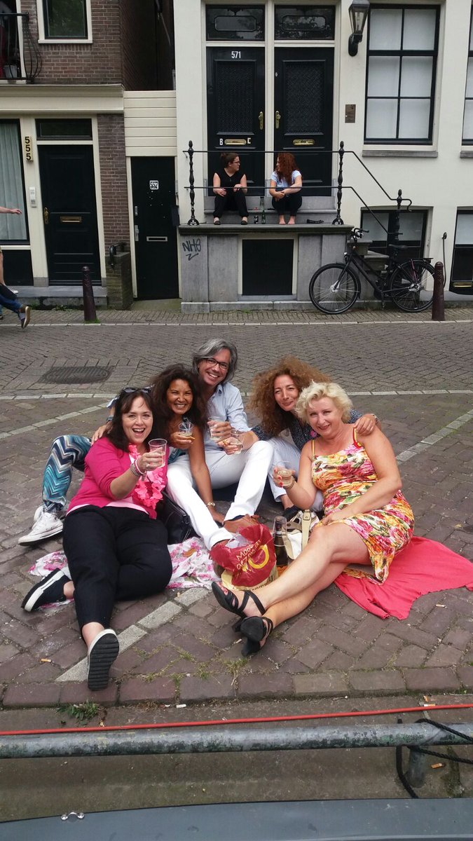 oleander0307's tweet photo. #gayparade2016 I had a wonderful day. Amsterdam at its best!! https://t.co/qxjzvd8IkP