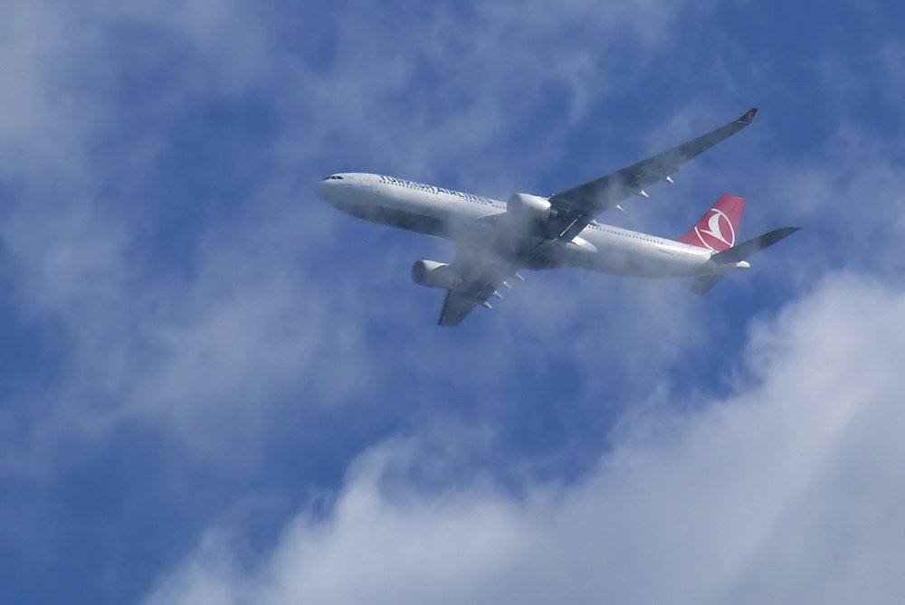 A3803's tweet photo. Über den Wolken … #TK1721 #ISTTXL #A330 #TCJNT https://t.co/BgwiZnz9QA