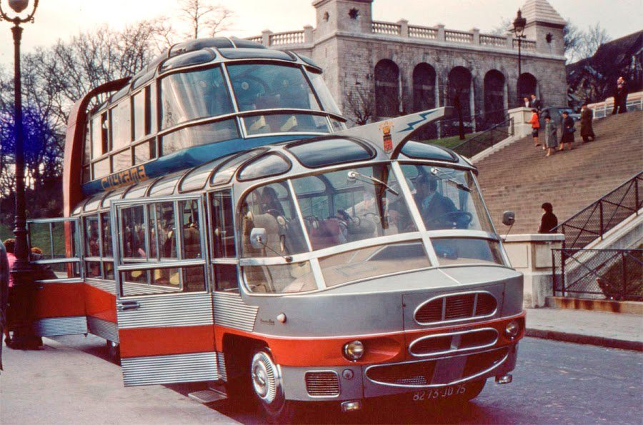 QuirkyRides's tweet photo. The 1958 #Citroen U55 #Citirama #Bus; the 2nd #coolest bus in the #Universe (mind that low bridge!) https://t.co/3ltm3ebeDw