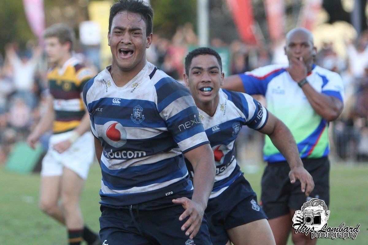 ThysLombard's tweet photo. That moment when @EgonSeconds blew the final whistle @Paarl_Boishaai vs @gimnasiumpaarl @erasmus1410 @CorneKrige6 https://t.co/7SvSxSJCT7