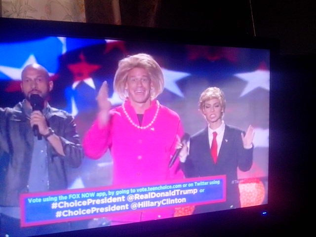 ATvShowsAddict's tweet photo. Hahah that moment when John came out as Hilary on #Teenchoice2016 lol
Just watching it for my shows lol https://t.co/rtznx9vPc8