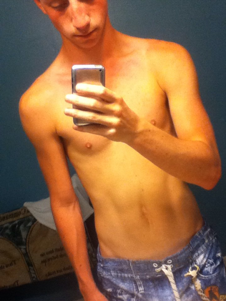 TheOfficialBog1's tweet photo. Sup guys,im posting a lot cos idk when ill be back on.So enjoy all these new pics.#gayboy #gaysforlife😎😴😊 https://t.co/lAcuTH8tBb