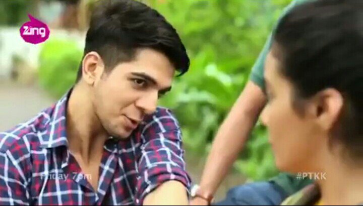 saptamii_'s tweet photo. Sum cutest screencaps frm PTKK Teaser 😘😘😘
Omg bae hw vl I be ok if u luk this cute😍😍
Feeling like cuddle u up srsly😘 https://t.co/5dTEy2oiHM