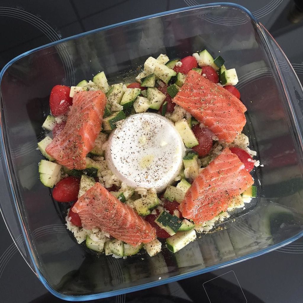 xRylah's tweet photo. Salmon-Pasta á la @einfach_tasty [Facebook] in the making. 😛 
#lachspasta #tasty #yummysun… https://t.co/wKnqLzKC8I https://t.co/8e4q73lTt1