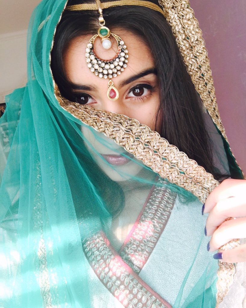 desibaddies's tweet photo. Indian @jyotess https://t.co/KfU5nXm7NQ