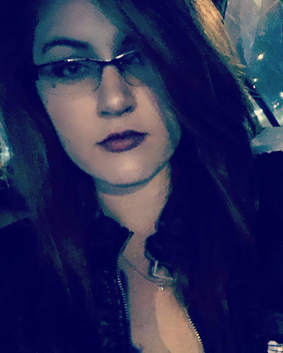 rebeccamsphoto's tweet photo. 90's bar crawl was great ๐ #borninthe90s #grunge #modelmole #velvetandleather #Tucson https://t.co/WfWsbheSpZ