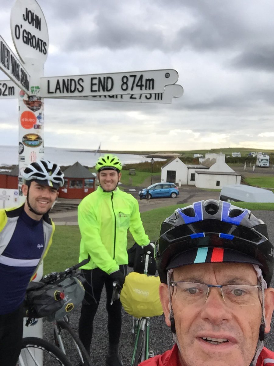 RunningJerry's tweet image. Finally there's three

And we're off!!!