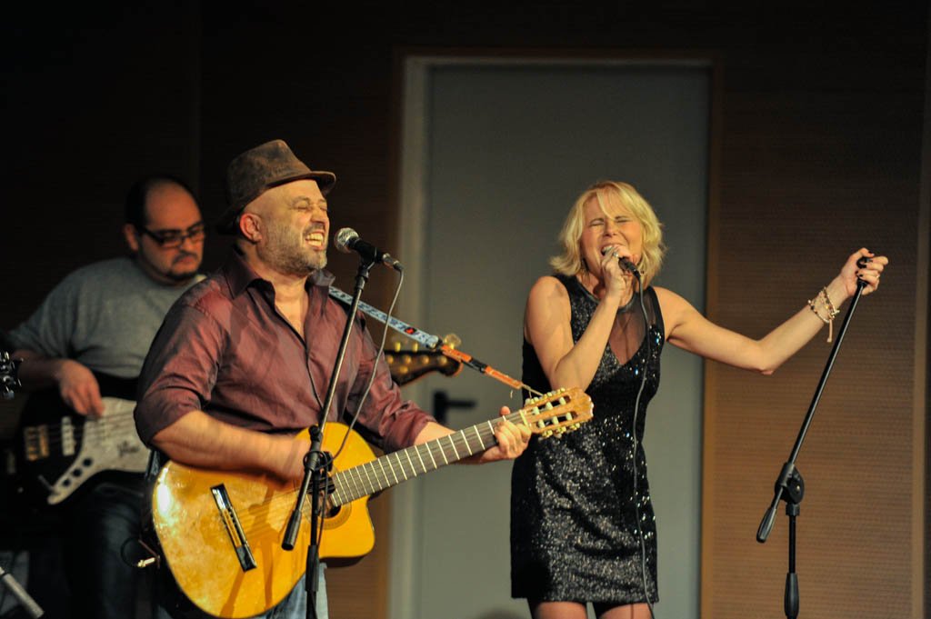 davidegeddo's tweet photo. Stasera ad #AlbengaDreams #GeddoLive con @chiararagnini in Piazza San Michele h2230 https://t.co/2priGgjOXb