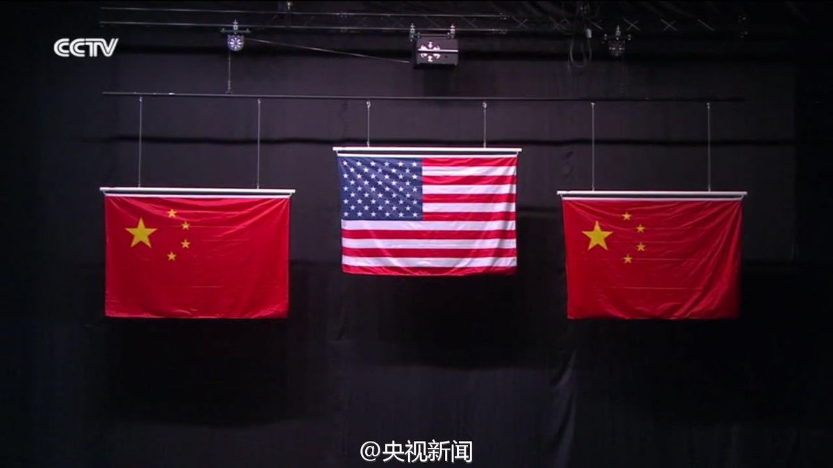 livein_china's tweet photo. リオ五輪の表彰台で掲揚される中国の国旗がどれも間違ってる（星の向きが違う）らしい　大騒ぎになっとる　この国旗が中国製でないのを祈るばかり https://t.co/iODPdcP82G