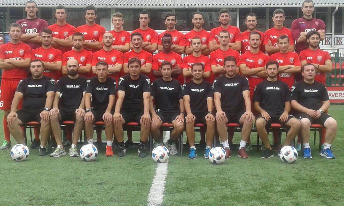 Juanfri_9's tweet photo. Lejos de mi gente pero con muchísima ilusión y ganas!! Hoy empieza la Umaglesi Liga de Georgia!! Vamos F.C.SABURTALO https://t.co/xpTryYppfm