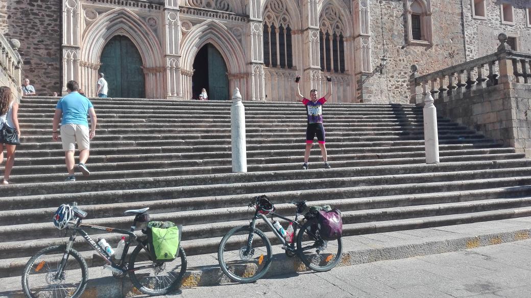 BicigrinExtrem's tweet photo. Ya en Guadalupe, completando el @RumboaGuadalupe desde Toledo. https://t.co/Q78Az9xfXU