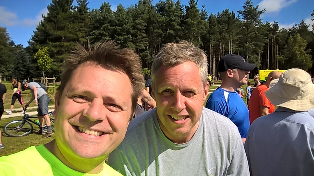 julest23's tweet photo. Stu and Jue in the cc10k.  Good luck. #cc10k. https://t.co/0LobJ2CIdI