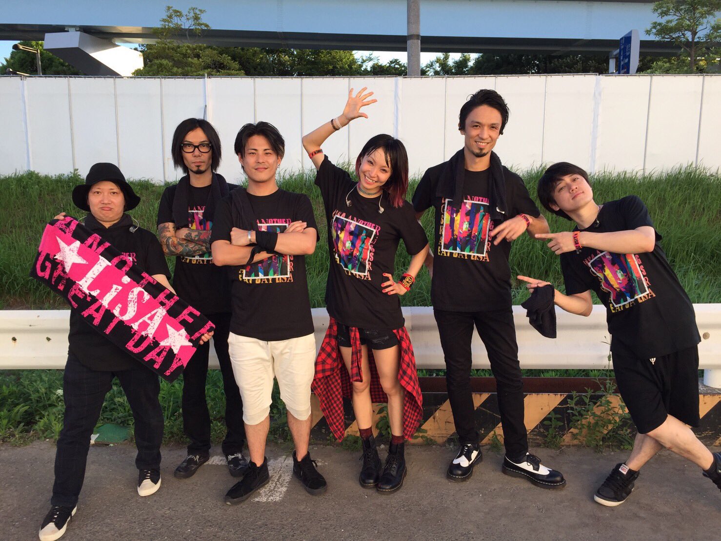 Lisa お台場 みんなの夢大陸 16めざましライブ 今年で5回目 でらたのしかった 来てくださった皆様ありがとうございましたぁぁーー 明日のめざましテレビの放送もみてねーーーっ Brave Freak Outは８月２４日発売です T Co Ws3c8xtq5a