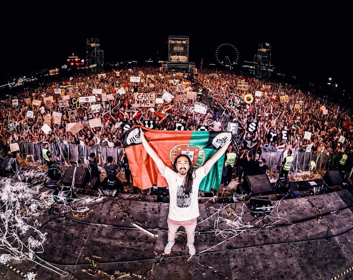 Never ending crowd in Portugal! Thanks for making me so happy!! 😃😃😃 #portugal #meosudoeste https://t.co/lc9S3ryGiO