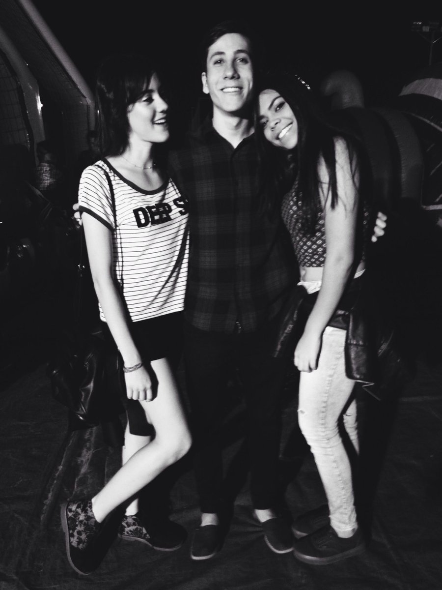 marianaramosc_'s tweet photo. Muito amor por vocês...💕#noitemara https://t.co/24rhGXRsTf